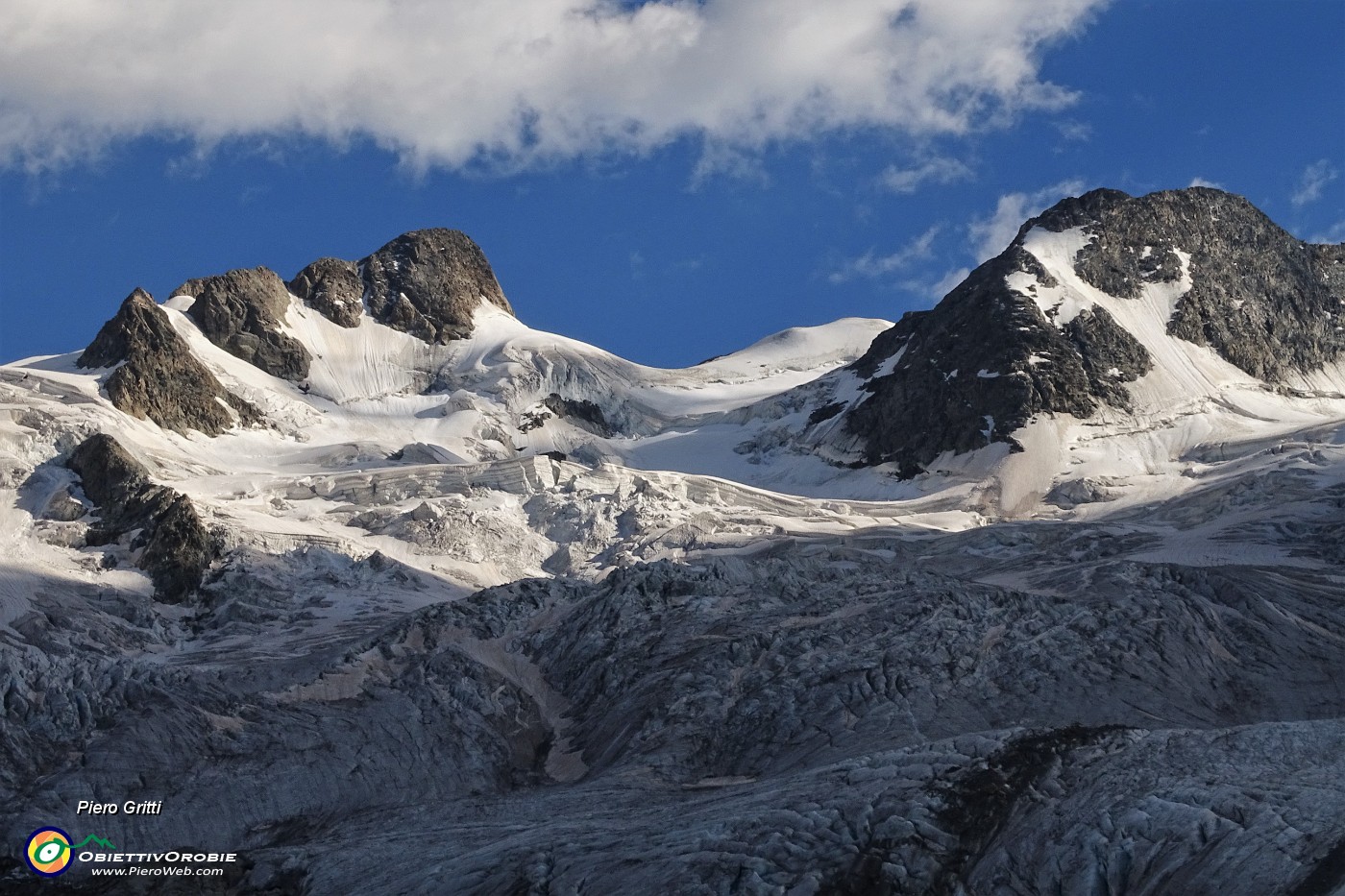 67 A sx Piz Sella (3511 m) a d Piz Glushaint (3594 m).JPG